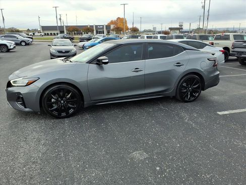 Used 2023 Nissan Maxima SR w/ Sport Mat Group image 3