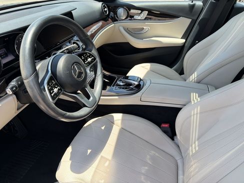 Used 2019 Mercedes-Benz E 300 image 3