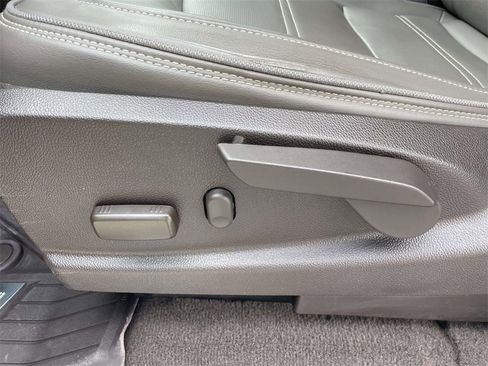 Used 2022 GMC Canyon Denali image 14