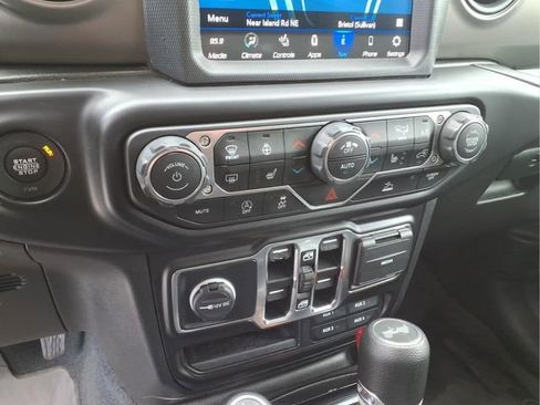 Used 2022 Jeep Wrangler Unlimited Sport AWD/4WD image 26