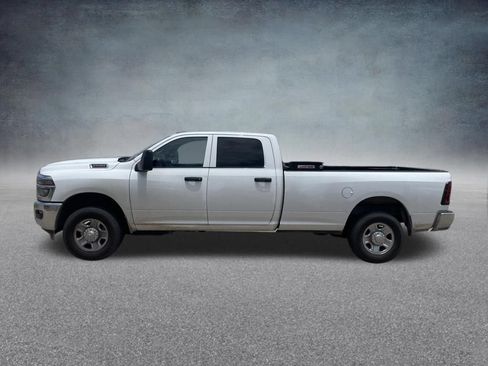 Used 2026 RAM 2500 Tradesman w/ Chrome Appearance Group AWD/4WD image 2