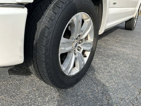 Used 2015 Ford F150 Platinum w/ Equipment Group 701A Luxury image 9