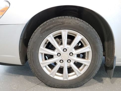 Used 2009 Buick Lucerne CXL FWD image 11