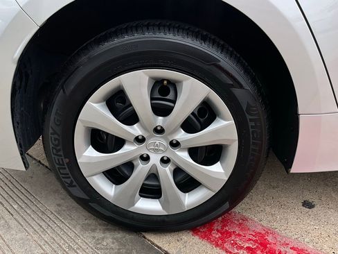 Used 2025 Toyota Corolla LE image 9