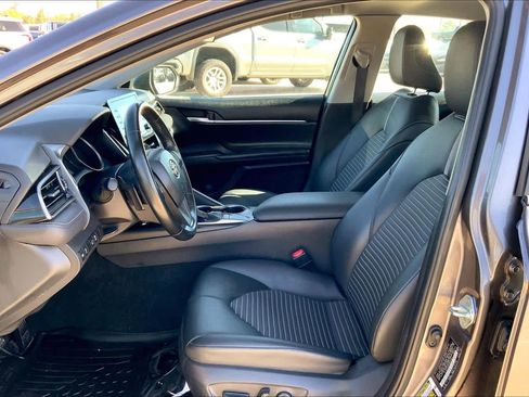 Used 2023 Toyota Camry SE image 8