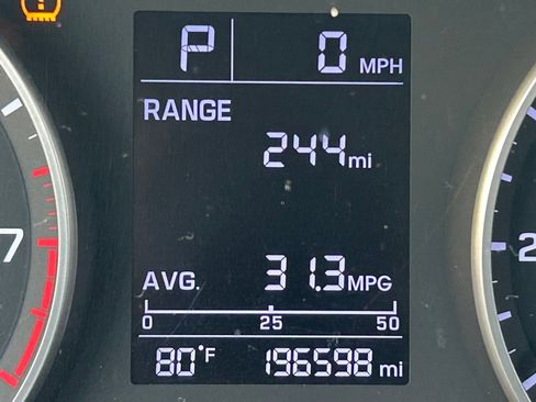 Used 2017 Hyundai Elantra SE FWD image 21