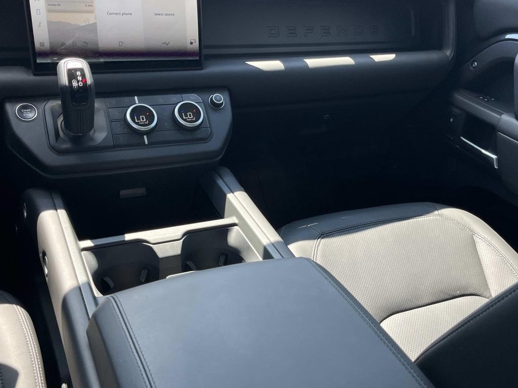 Used 2025 Land Rover Defender 110 S AWD/4WD image 20