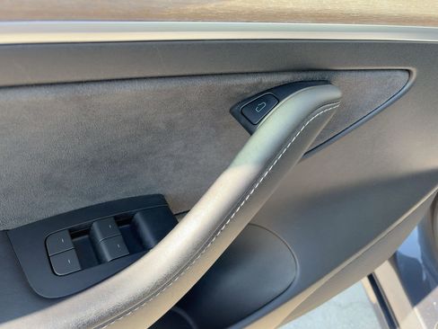 Used 2023 Tesla Model 3 Standard Range image 13