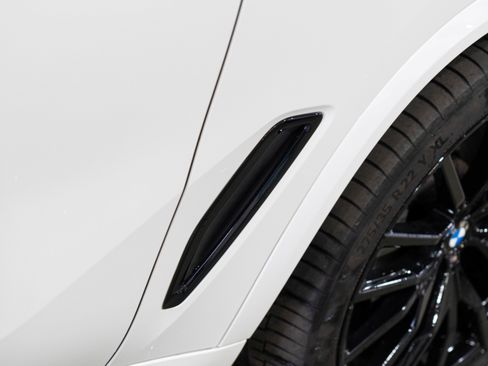 Used 2023 BMW X5 xDrive40i w/ M Sport Package image 5