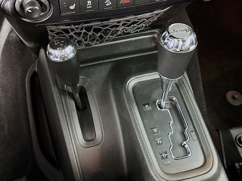 Used 2017 Jeep Wrangler 75th Anniversary image 18