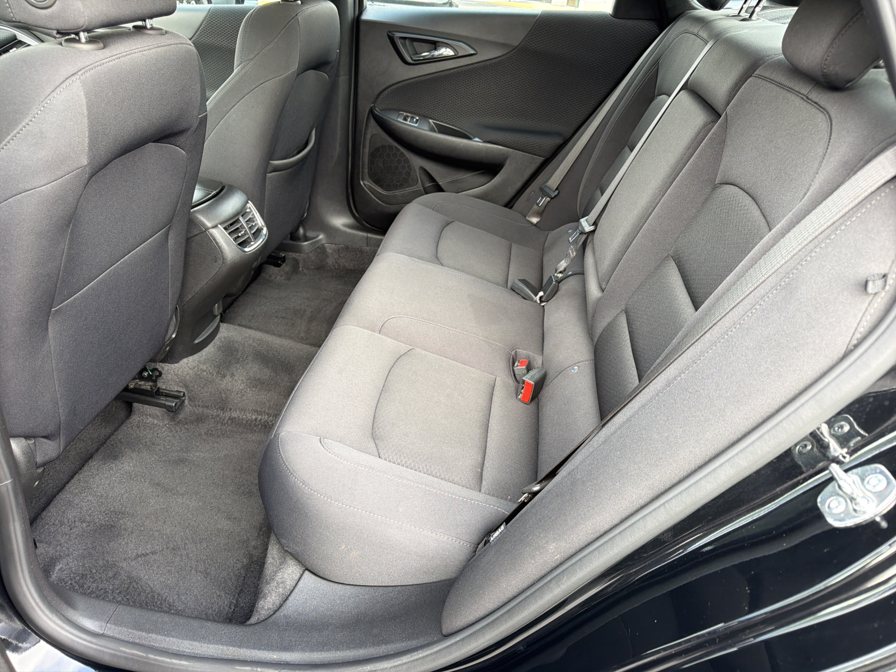 Used 2025 Chevrolet Malibu LT FWD image 30