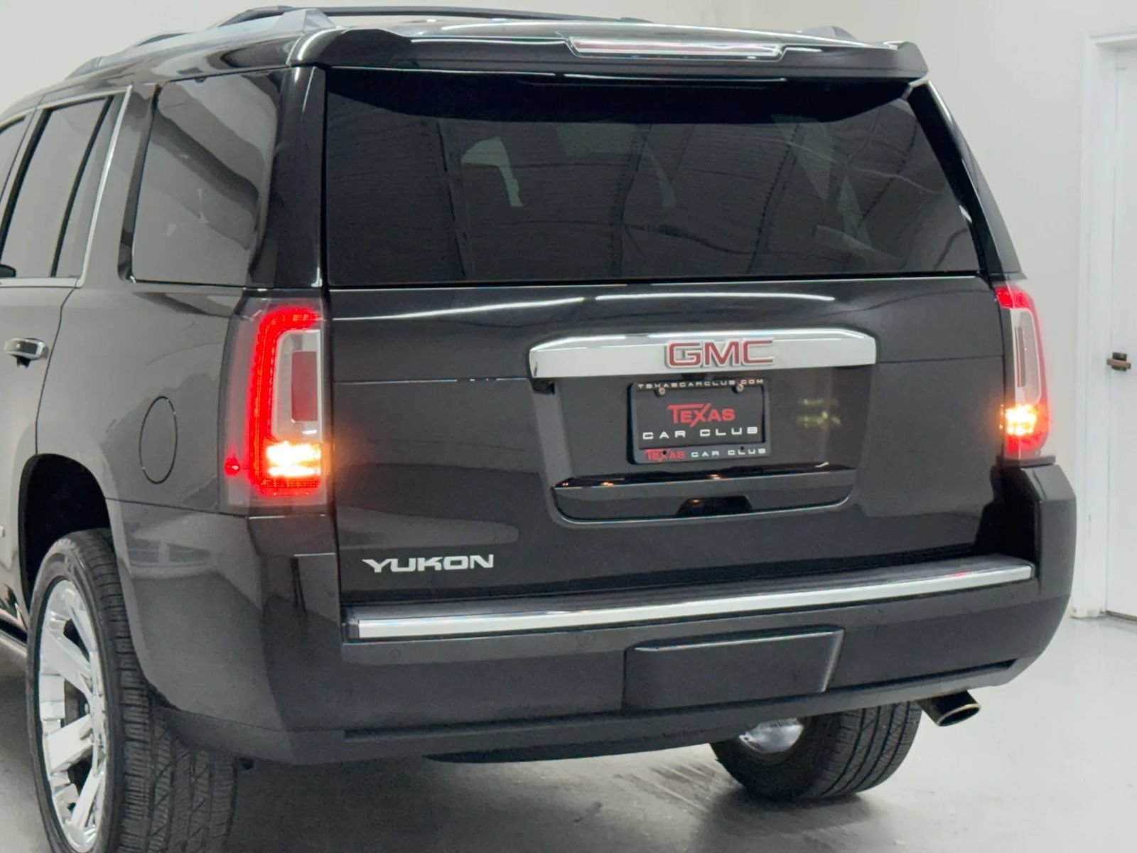 Used 2018 GMC Yukon Denali w/ Open Road Package RWD image 44