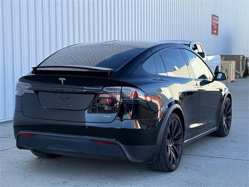 Used 2022 Tesla Model X Plaid image 4