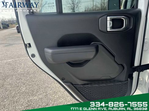 Used 2023 Jeep Gladiator Rubicon w/ LED Lighting Group image 28