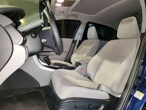 Used 2014 Honda Accord EX image 2