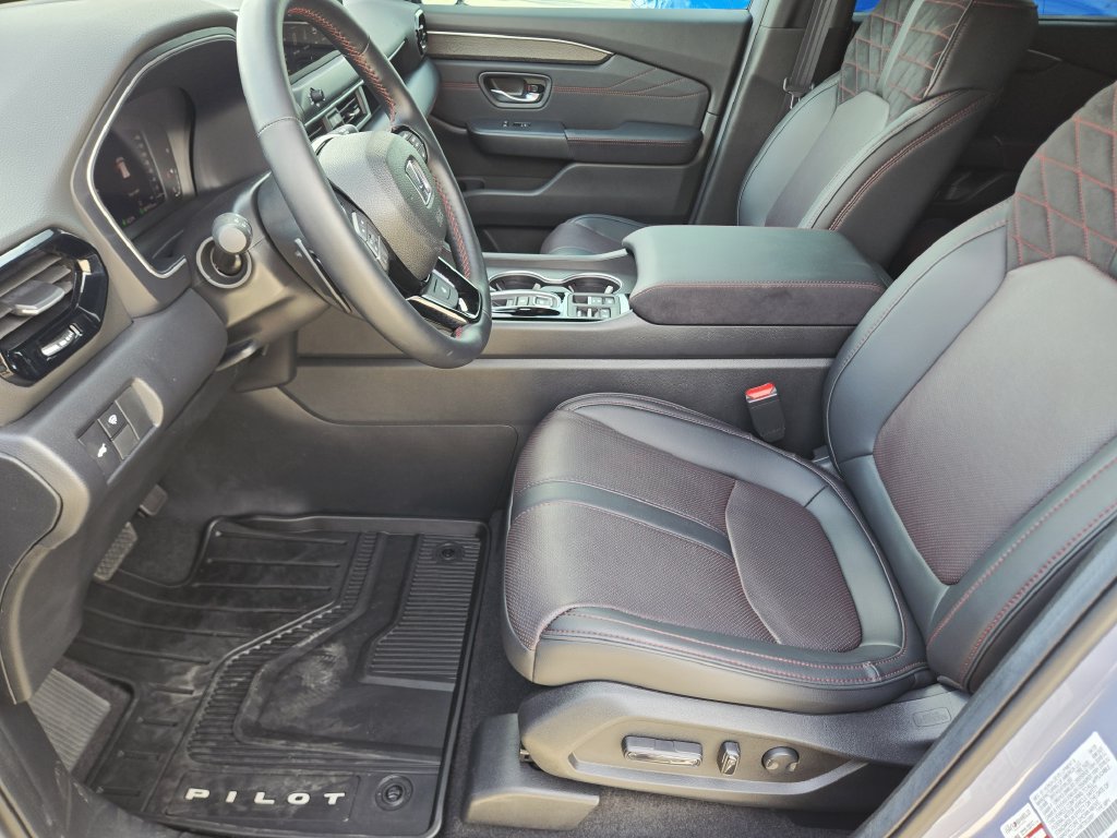 Certified 2026 Honda Pilot Black Edition image 14