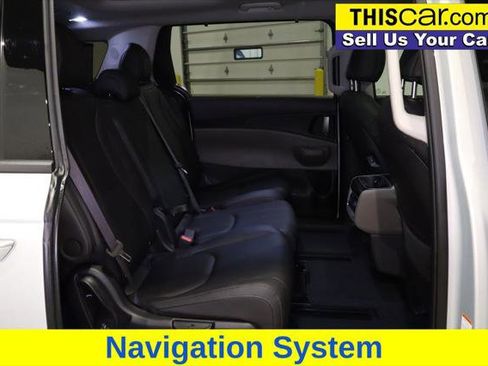 Used 2025 Kia Carnival SX image 13