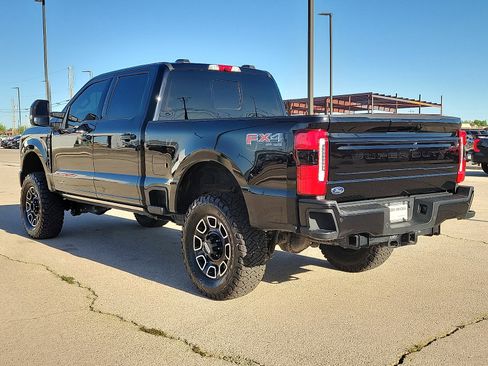 Used 2025 Ford F250 Platinum w/ FX4 Off-Road Package AWD/4WD image 3