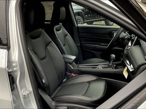 New 2025 Jeep Compass Latitude w/ Altitude Special Edition image 24