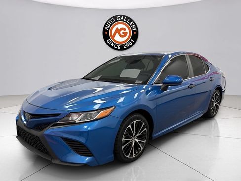 Used 2019 Toyota Camry SE FWD image 8