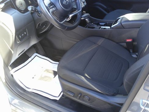 Used 2022 Hyundai Santa Cruz SEL Premium image 18