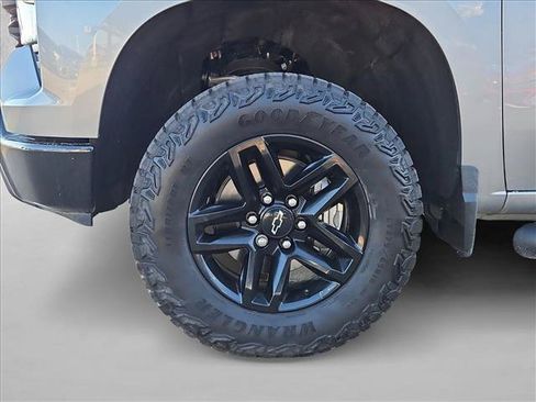 Used 2025 Chevrolet Silverado 1500 Custom Trail Boss AWD/4WD image 23