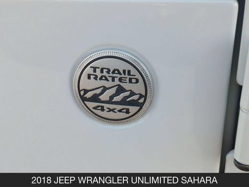 Used 2018 Jeep Wrangler Unlimited Sahara AWD/4WD image 25