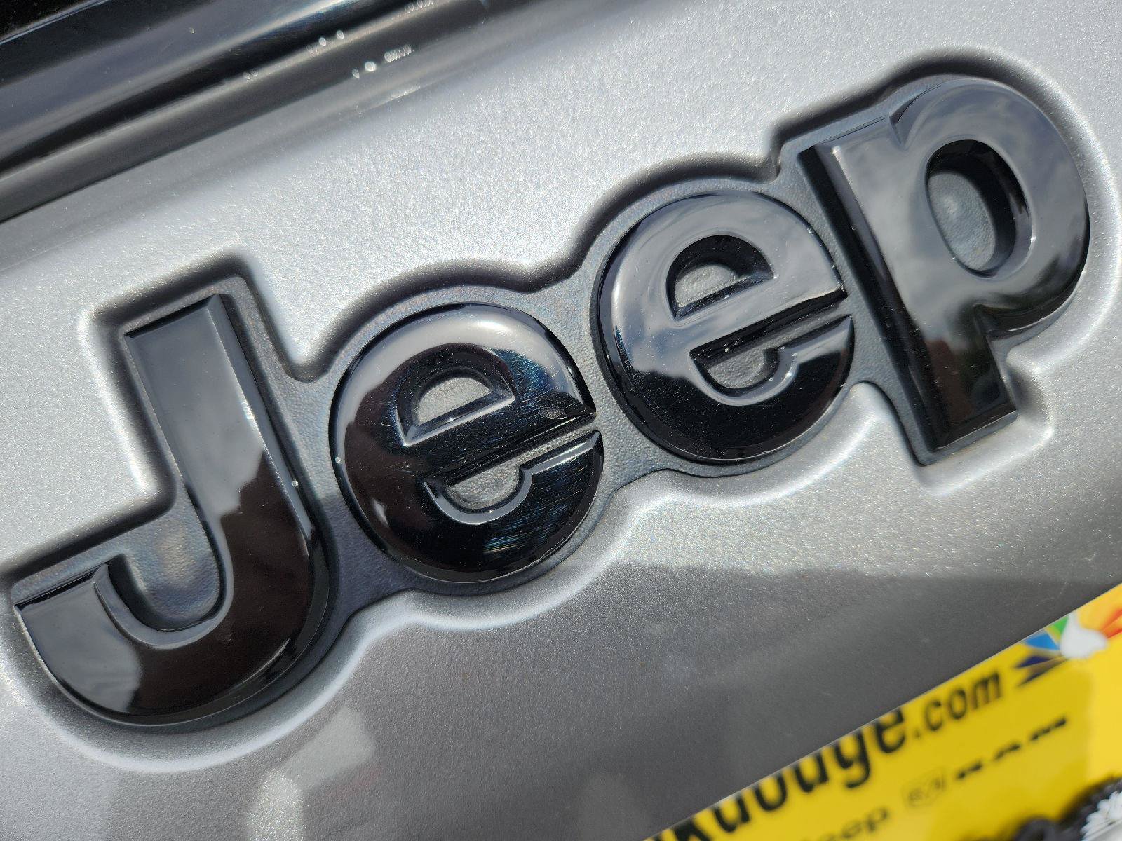 Used 2023 Jeep Compass Latitude AWD/4WD image 11
