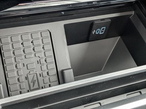 New 2026 Ford F350 Lariat w/ Black Appearance Package image 27