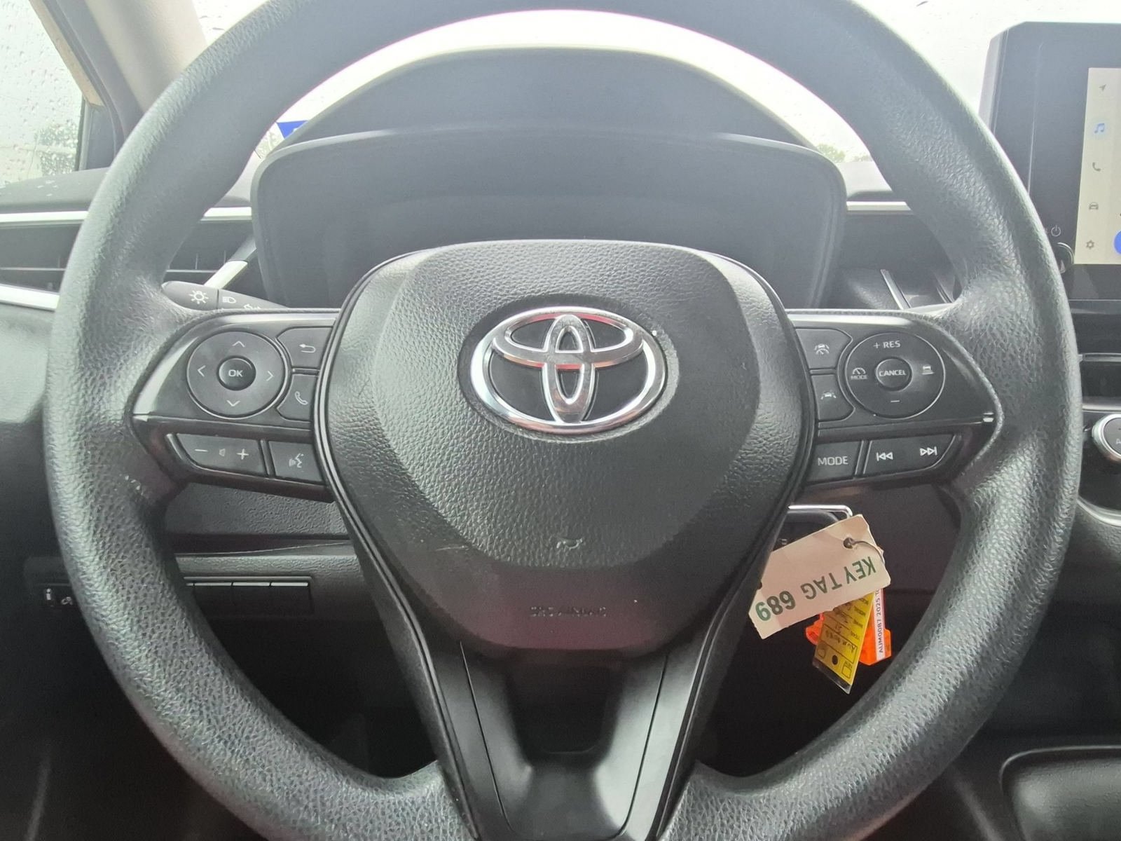 Used 2025 Toyota Corolla LE FWD image 12