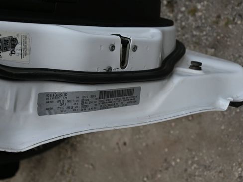 Used 2019 Jeep Cherokee Limited FWD image 16
