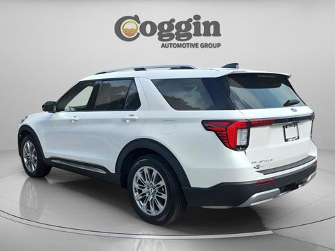 New 2026 Ford Explorer Platinum image 3