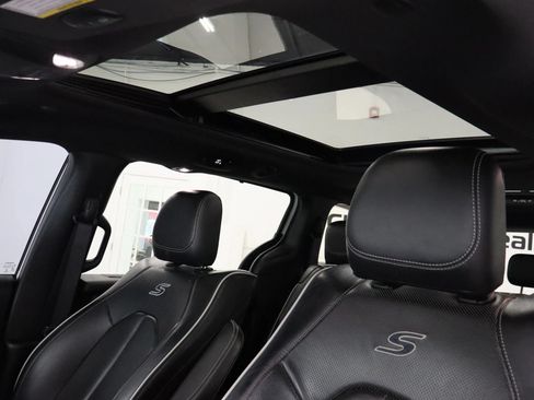 Used 2019 Chrysler Pacifica Limited w/ Advanced Safetytec Group FWD image 40