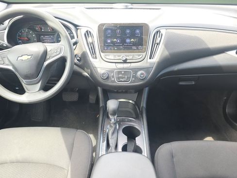 Used 2022 Chevrolet Malibu LS w/ Driver Confidence Package II FWD image 9