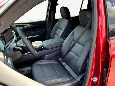 New 2026 Chevrolet Traverse LT w/ Driver Confidence Package image 10