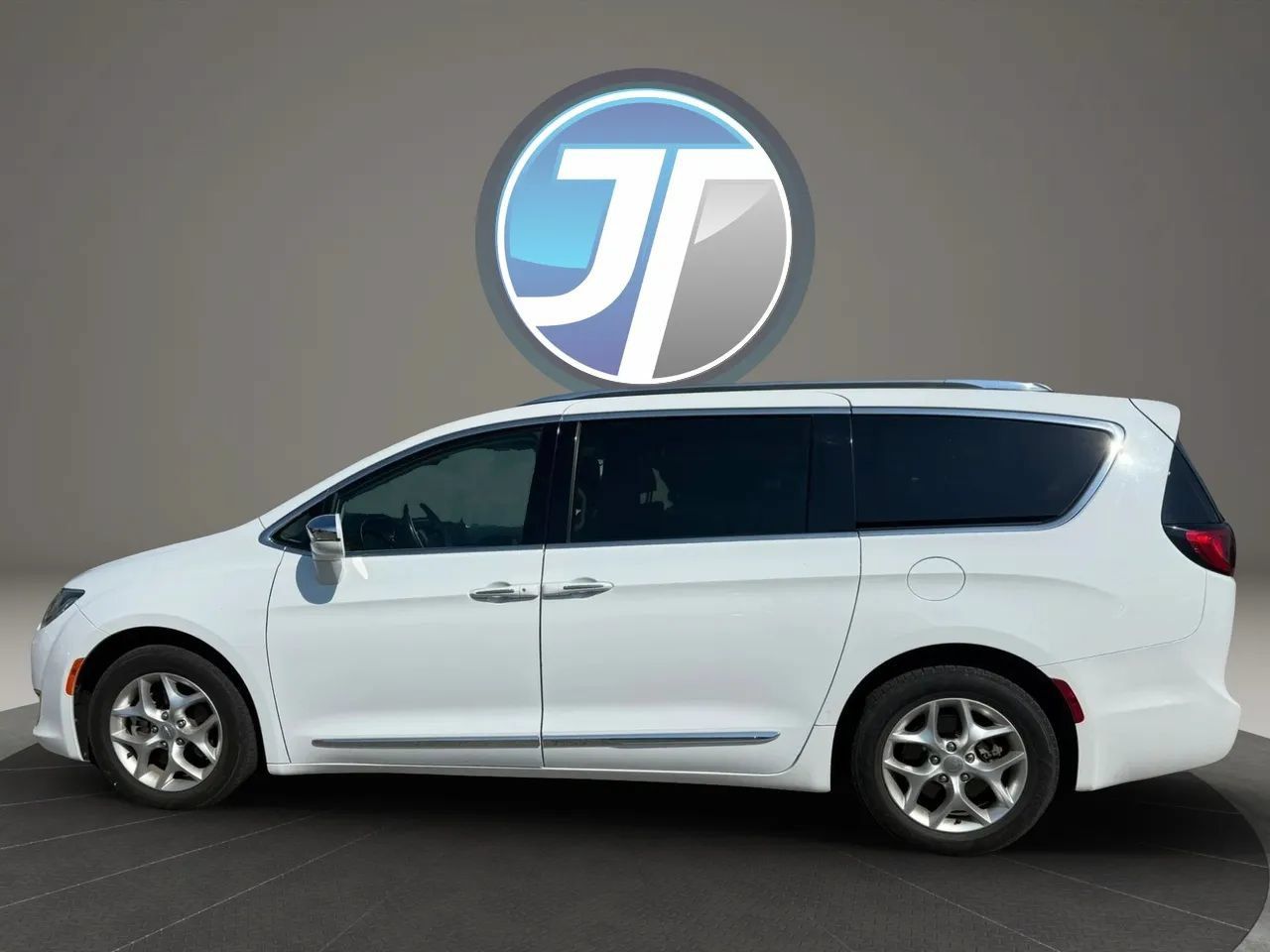 Used 2020 Chrysler Pacifica Limited FWD image 20