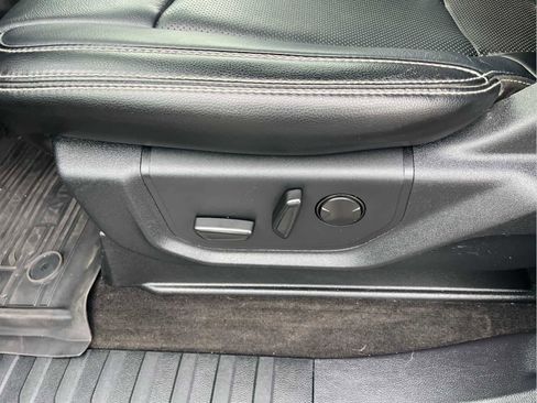 Used 2019 Ford F150 Lariat image 30