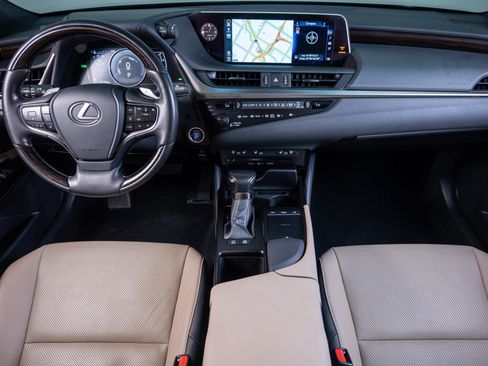 Used 2019 Lexus ES 300h image 14