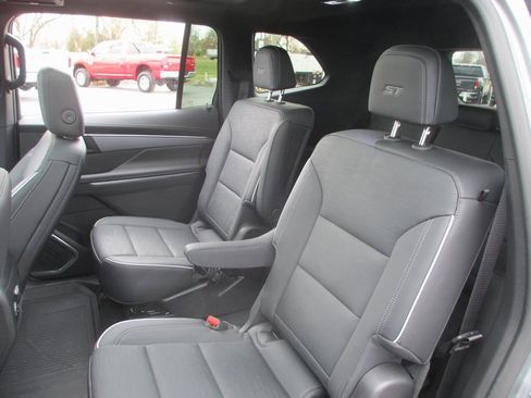 Certified 2025 Buick Enclave Sport Touring w/ Power Package image 19