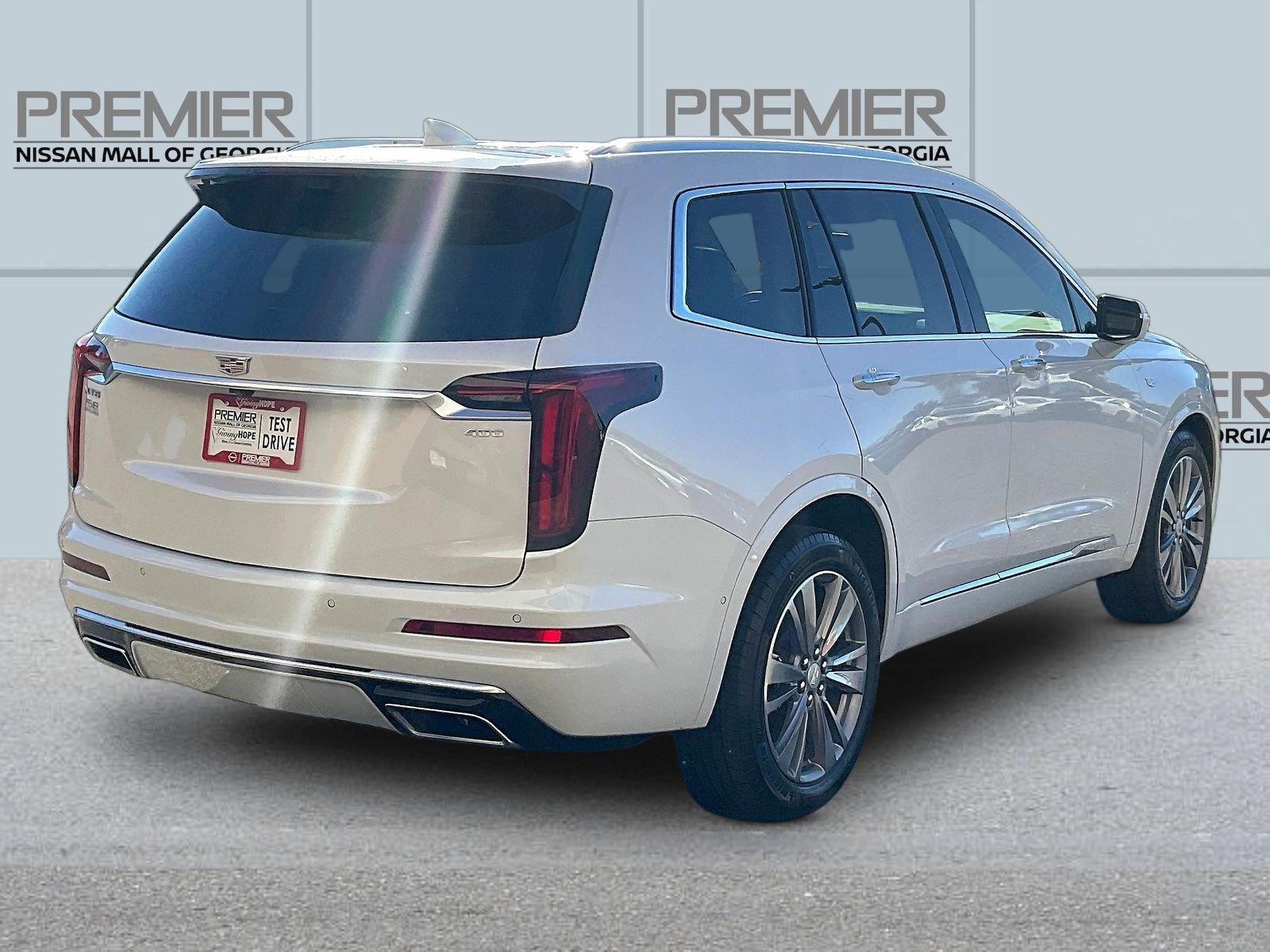 Used 2025 Cadillac XT6 Premium Luxury w/ Platinum Package FWD image 7