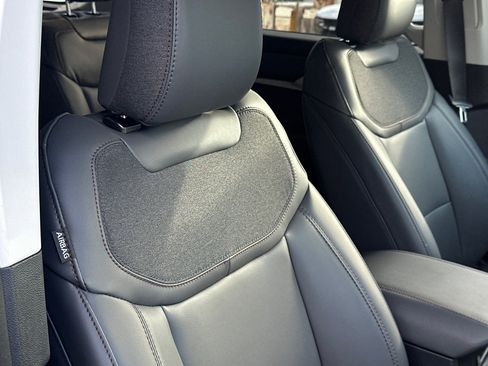 New 2026 Ford Explorer Active w/ Active Comfort Package image 12