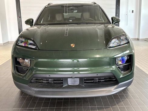 Certified 2024 Porsche Macan 4 Electric AWD/4WD image 10