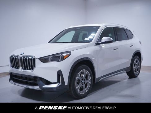 Used 2024 BMW X1 xDrive28i AWD/4WD image 1