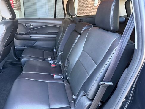 Used 2017 Honda Pilot Touring image 23