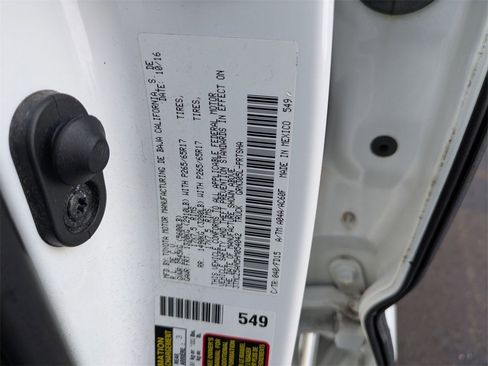 Used 2017 Toyota Tacoma TRD Sport image 38