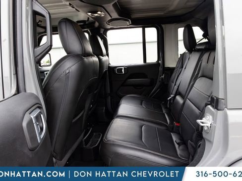 Used 2023 Jeep Wrangler Unlimited Sahara w/ Cold Weather Group AWD/4WD image 17