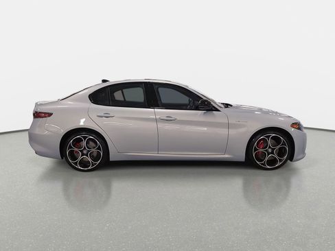 New 2025 Alfa Romeo Giulia w/ Veloce Package Rwd image 4