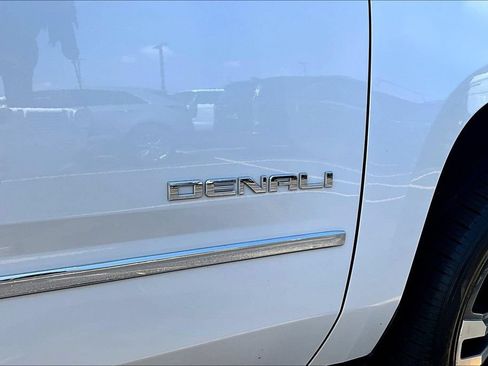 Used 2017 GMC Yukon Denali w/ Open Road Package AWD/4WD image 24