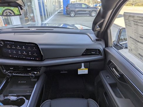 New 2026 Chevrolet Suburban Premier w/ Sun And Tow Package image 4