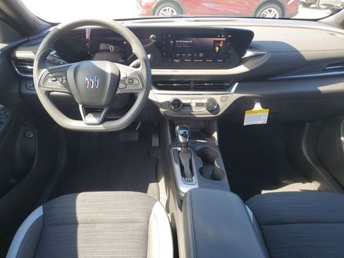 Used 2025 Buick Envista Preferred w/ Convenience II Package FWD image 27